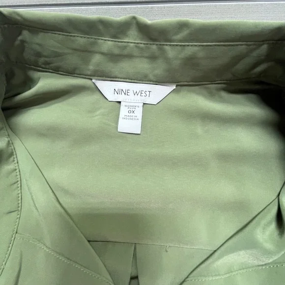 Nine West Womens Plus 0X Olive Green‎ Button Down Shirt Long Sleeve Pocket - Picture 2 of 7
